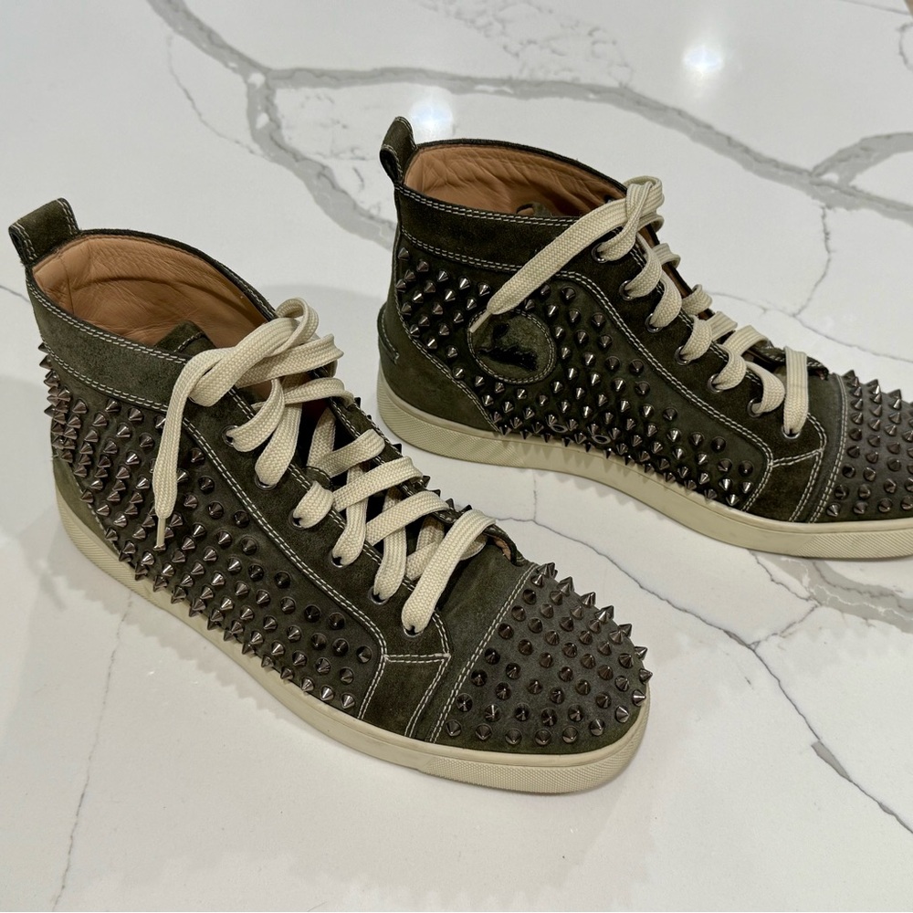 Christian Louboutin Gray suede & hint of deep green Sneakers studs & Cream Laces - Picture 4 of 10
